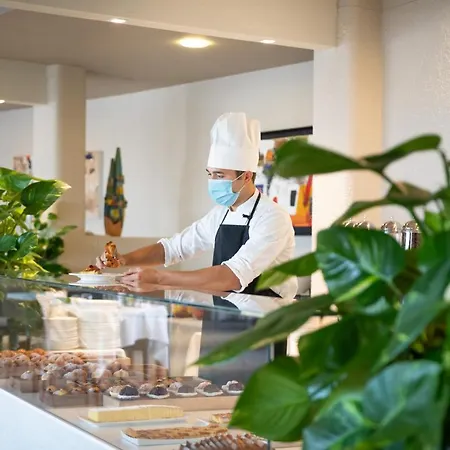 Cormoran Hotel 4*