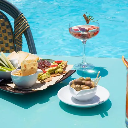 Cormoran Hotel 4*