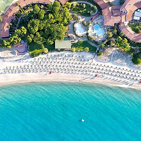 Cormoran Hotel 4*