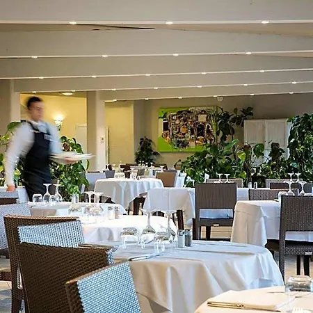 Otel Cormoran 4*