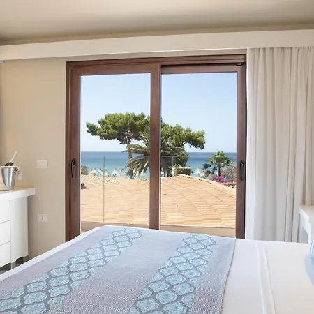 فندق Cormoran 4*