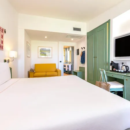 فندق Cormoran 4*
